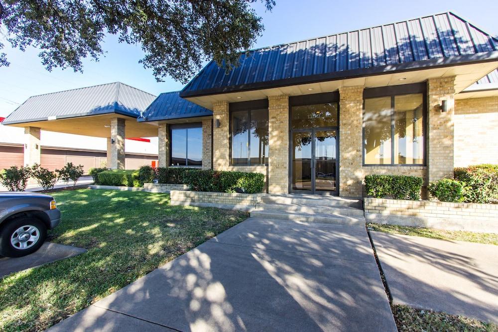 Red Roof Inn & Conference Center Mckinney Exterior foto