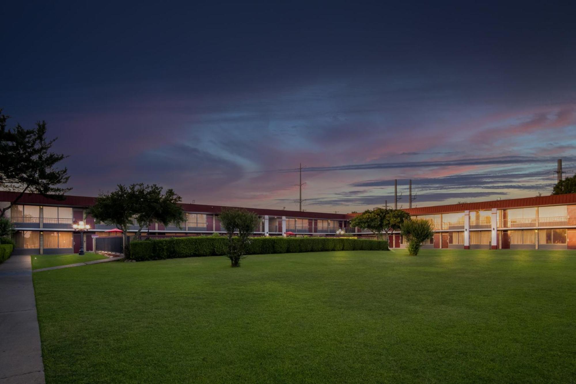 Red Roof Inn & Conference Center Mckinney Exterior foto