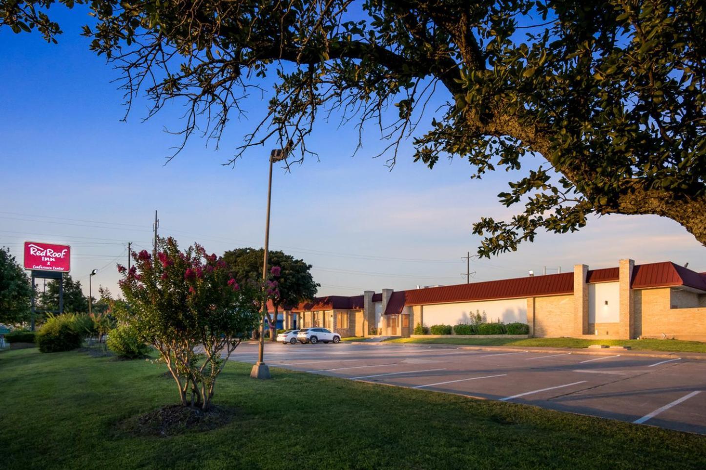 Red Roof Inn & Conference Center Mckinney Exterior foto